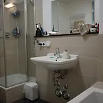 Διαμέρισμα Elegant Furnished In For Long