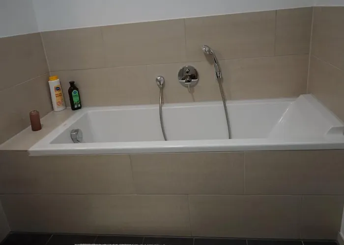 Elegant Furnished In For Long